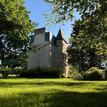 Manoir De Lanveur Bed and Breakfast Fouesnant Exteriör bild