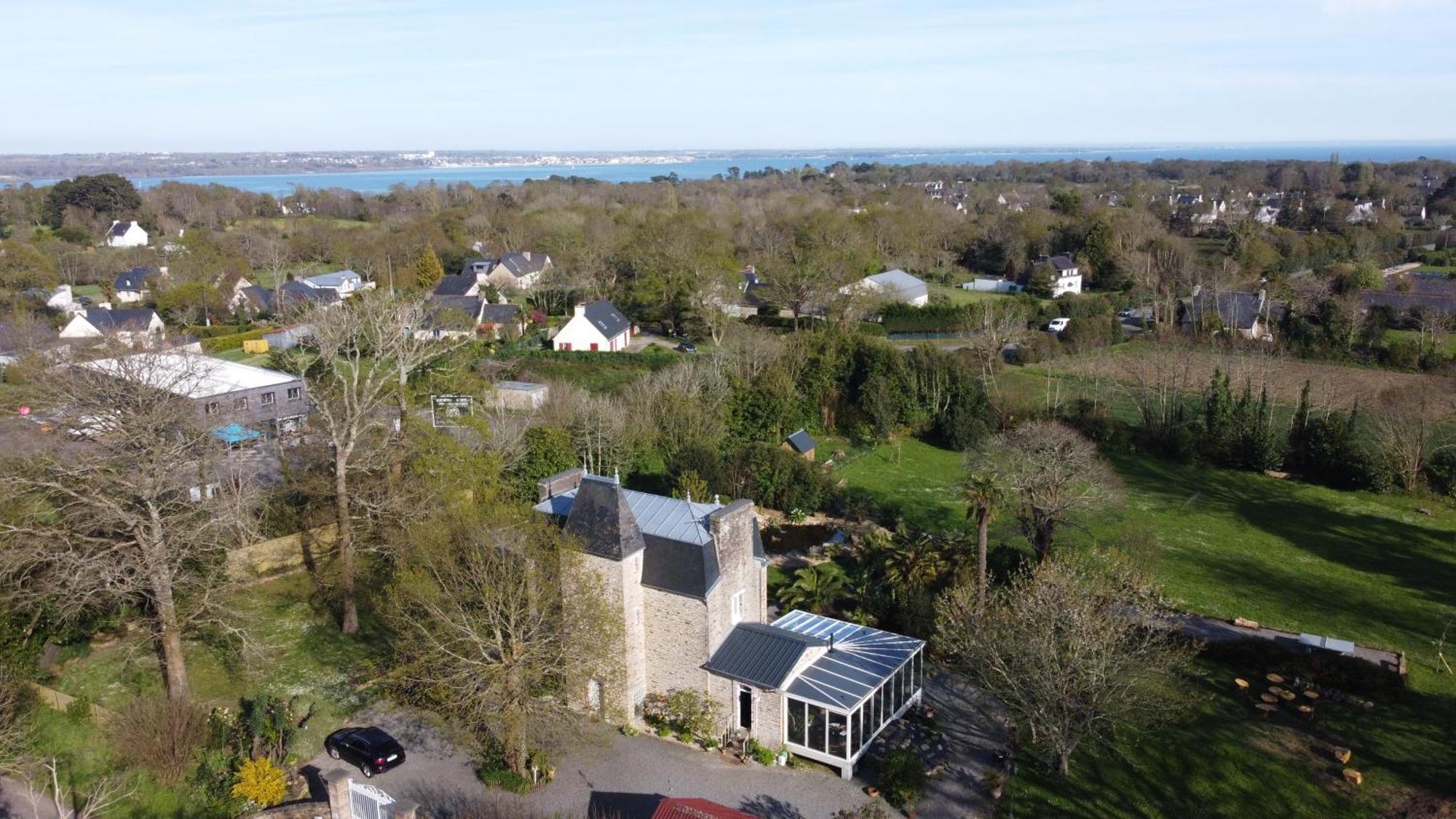 Manoir De Lanveur Bed and Breakfast Fouesnant Exteriör bild