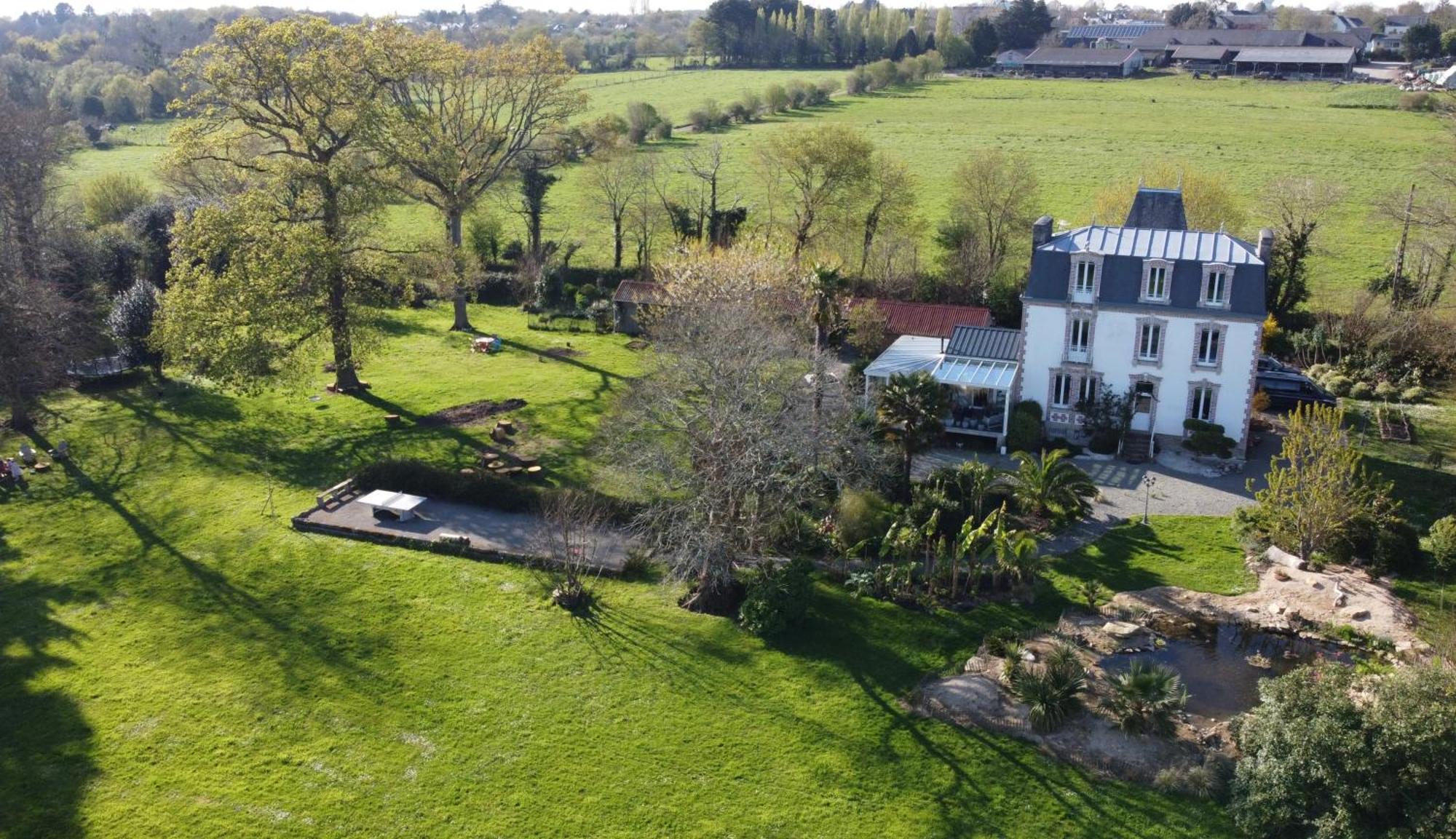 Manoir De Lanveur Bed and Breakfast Fouesnant Exteriör bild