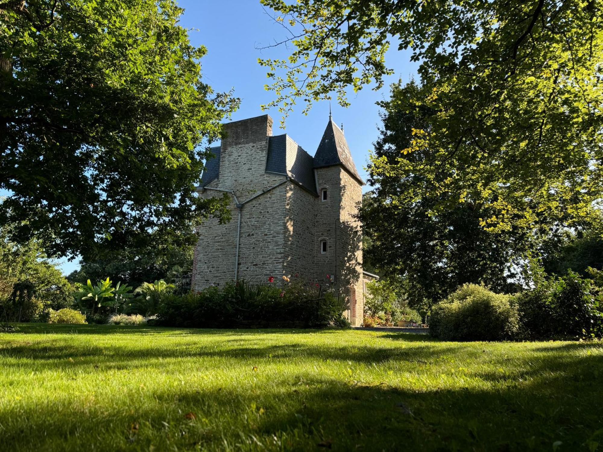 Manoir De Lanveur Bed and Breakfast Fouesnant Exteriör bild